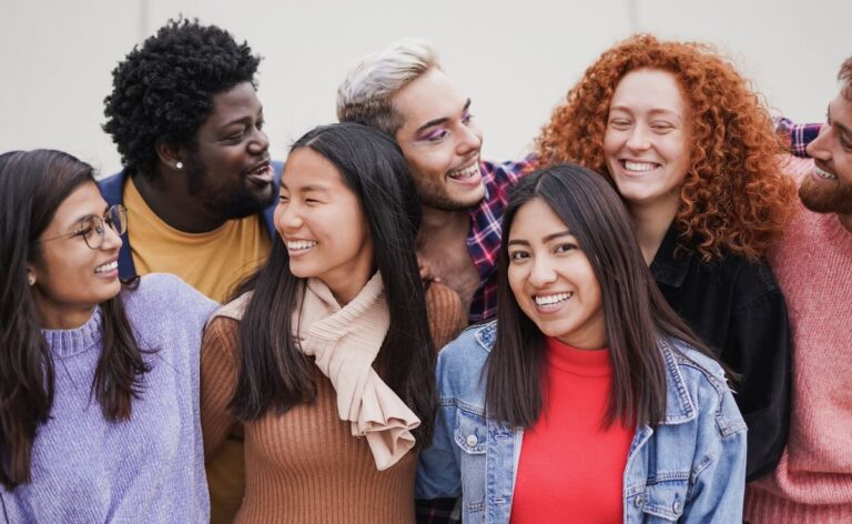 Group,Of,Happy,Multiracial,Friends,Enjoy,Day,Together,In,The